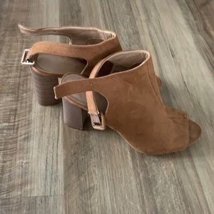 FINAL SALE 💸Madden Girl velour heels. Size 9